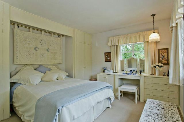  Image of 4 bedroom Detached house for sale in Christchurch Road Wentworth Virginia Water GU25 at Virginia Water, GU25 4PT