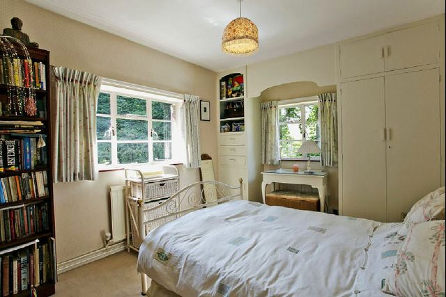  Image of 4 bedroom Detached house for sale in Christchurch Road Wentworth Virginia Water GU25 at Virginia Water, GU25 4PT