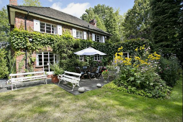  Image of 4 bedroom Detached house for sale in Christchurch Road Wentworth Virginia Water GU25 at Virginia Water, GU25 4PT