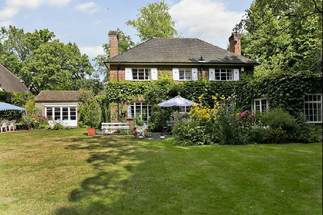  Image of 4 bedroom Detached house for sale in Christchurch Road Wentworth Virginia Water GU25 at Virginia Water, GU25 4PT