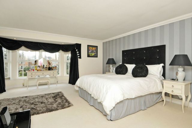  Image of 5 bedroom Town House for sale in Sandy Lane Virginia Water GU25 at St Anns Park  Virginia Water, GU25 4TA