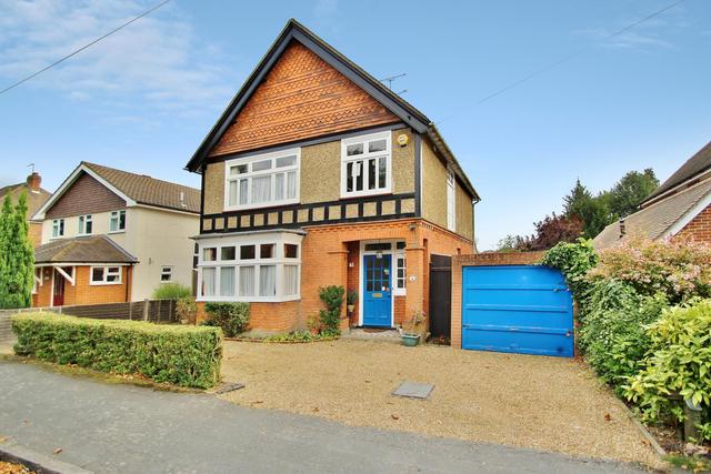  Image of 4 bedroom Detached house for sale in Waldens Park Road Horsell Woking GU21 at Woking Surrey Horsell, GU21 4RN
