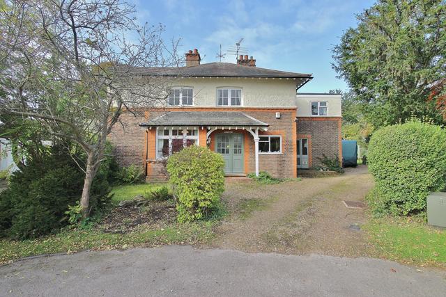  Image of 5 bedroom Detached house for sale in Waldens Road Horsell Woking GU21 at Horsell Surrey Horsell, GU21 4RH