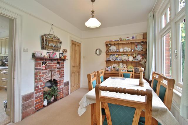  Image of 5 bedroom Detached house for sale in Waldens Road Horsell Woking GU21 at Horsell Surrey Horsell, GU21 4RH