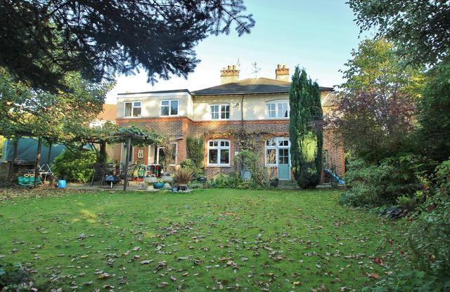  Image of 5 bedroom Detached house for sale in Waldens Road Horsell Woking GU21 at Horsell Surrey Horsell, GU21 4RH