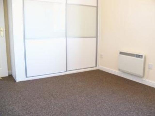  Image of 1 bedroom Flat to rent in Waldegrave Close Southampton SO19 at Waldergrave Close Waterside Park Southampton, SO19 9RY