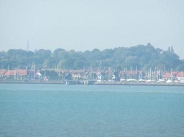  Image of 1 bedroom Flat to rent in Waldegrave Close Southampton SO19 at Waldergrave Close Waterside Park Southampton, SO19 9RY