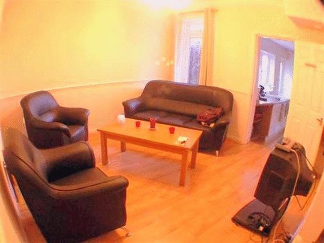  Image of 4 bedroom Semi-Detached house to rent in Walford Road Cowley Uxbridge UB8 at Walford Road  Uxbridge, UB8 2NQ