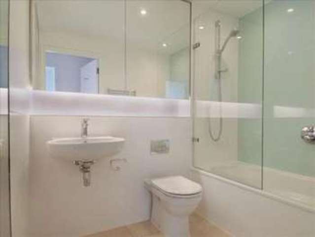  Image of 1 bedroom Flat to rent in Walworth Road London SE1 at Walworth Road  London, SE1 6EH