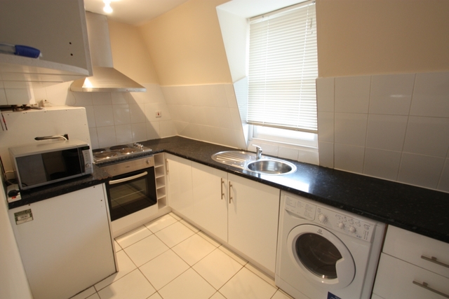 Image of 2 bedroom Flat to rent in Wandsworth High Street London SW18 at Wandsworth High Street  London, SW18 4JP