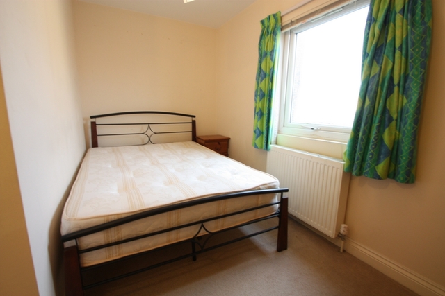  Image of 2 bedroom Flat to rent in Wandsworth High Street London SW18 at Wandsworth High Street  London, SW18 4JP