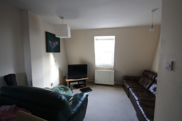  Image of 2 bedroom Flat to rent in Wandsworth High Street London SW18 at Wandsworth High Street  London, SW18 4JP