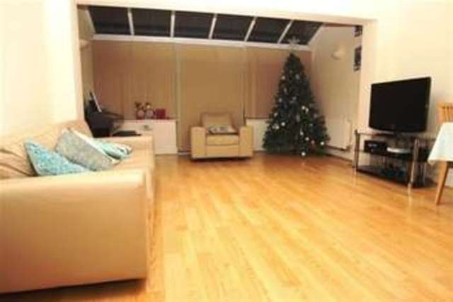  Image of 3 bedroom Detached house to rent in Sylvan Road London E11 at London, E11 1QN