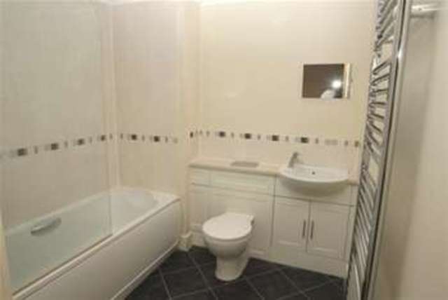  Image of 3 bedroom Detached house to rent in Sylvan Road London E11 at London, E11 1QN