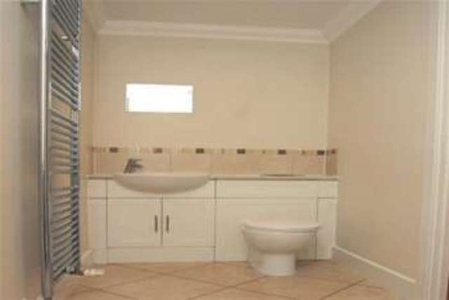 Image of 3 bedroom Detached house to rent in Sylvan Road London E11 at London, E11 1QN