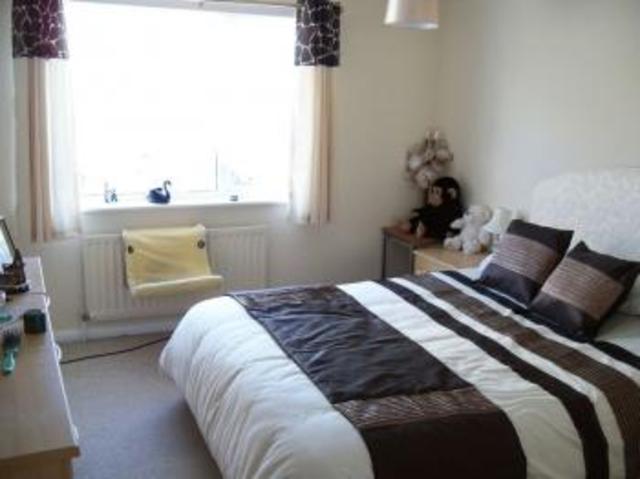  Image of 3 bedroom Terraced house to rent in Warburton Road Southampton SO19 at Warburton Road  Southampton, SO19 6HQ