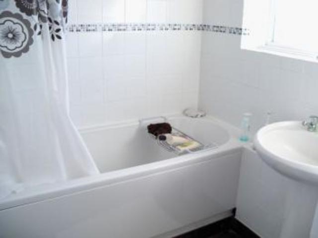  Image of 3 bedroom Terraced house to rent in Warburton Road Southampton SO19 at Warburton Road  Southampton, SO19 6HQ