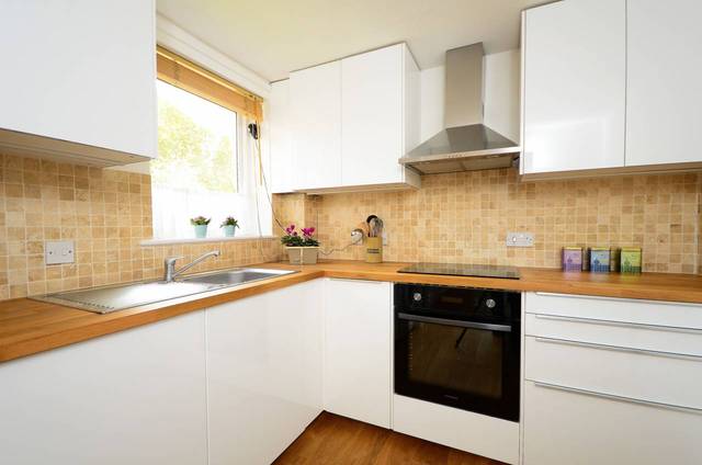  Image of 1 bedroom Flat for sale in Varcoe Road London SE16 at Warlingham House  Bermondsey, SE16 3DQ