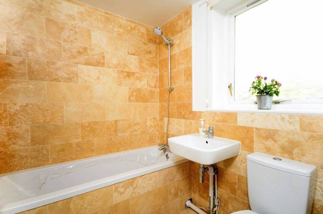  Image of 1 bedroom Flat for sale in Varcoe Road London SE16 at Warlingham House  Bermondsey, SE16 3DQ