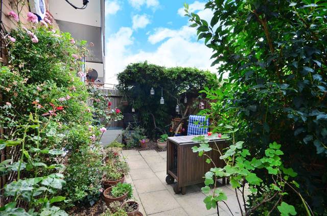  Image of 1 bedroom Flat for sale in Varcoe Road London SE16 at Warlingham House  Bermondsey, SE16 3DQ
