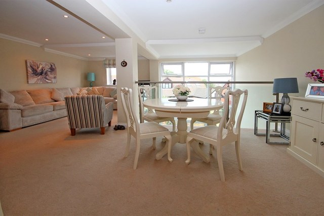  Image of 2 bedroom Apartment for sale in Warren Edge Road Southbourne Bournemouth BH6 at Warren Edge Road Southbourne Bournemouth, BH6 4AU