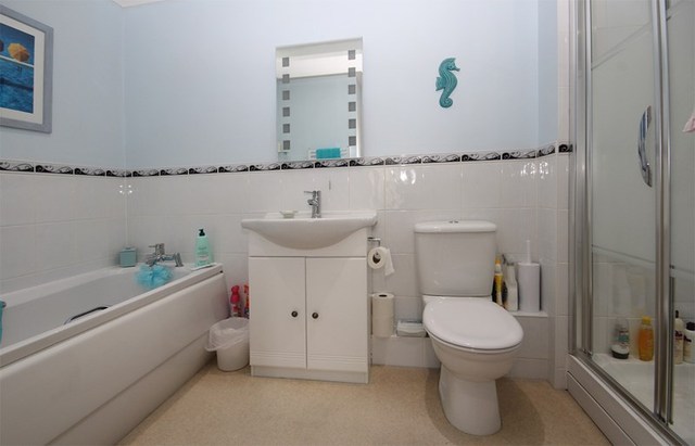  Image of 2 bedroom Apartment for sale in Warren Edge Road Southbourne Bournemouth BH6 at Warren Edge Road Southbourne Bournemouth, BH6 4AU