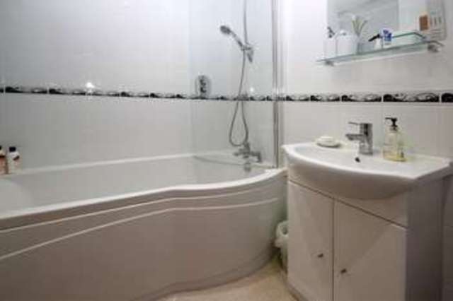  Image of 2 bedroom Apartment for sale in Warren Edge Road Southbourne Bournemouth BH6 at Warren Edge Road Southbourne Bournemouth, BH6 4AU