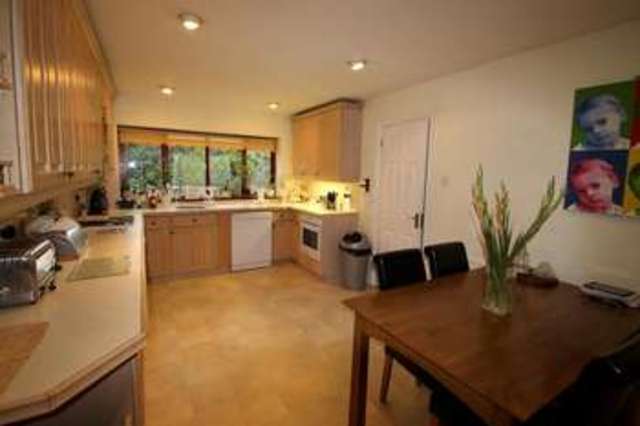 Image of 6 bedroom Detached house to rent in Warren Lodge Drive Kingswood Tadworth KT20 at Kingswood  Tadworth, KT20 6QN