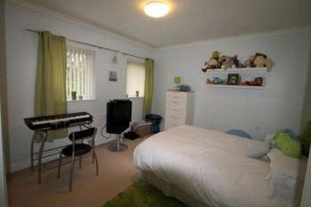  Image of 6 bedroom Detached house to rent in Warren Lodge Drive Kingswood Tadworth KT20 at Kingswood  Tadworth, KT20 6QN
