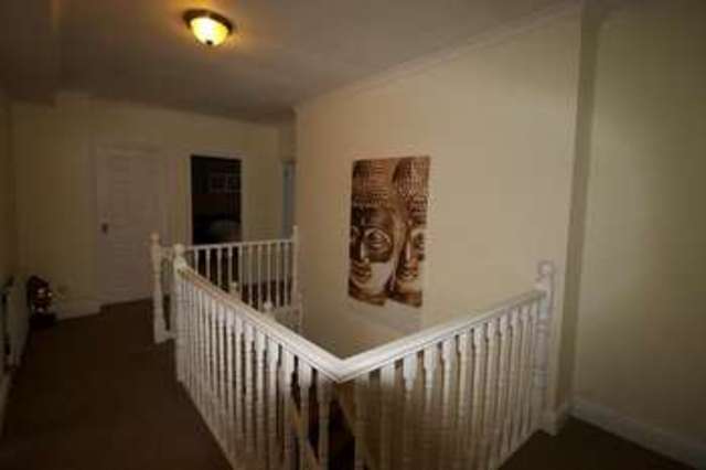  Image of 6 bedroom Detached house to rent in Warren Lodge Drive Kingswood Tadworth KT20 at Kingswood  Tadworth, KT20 6QN