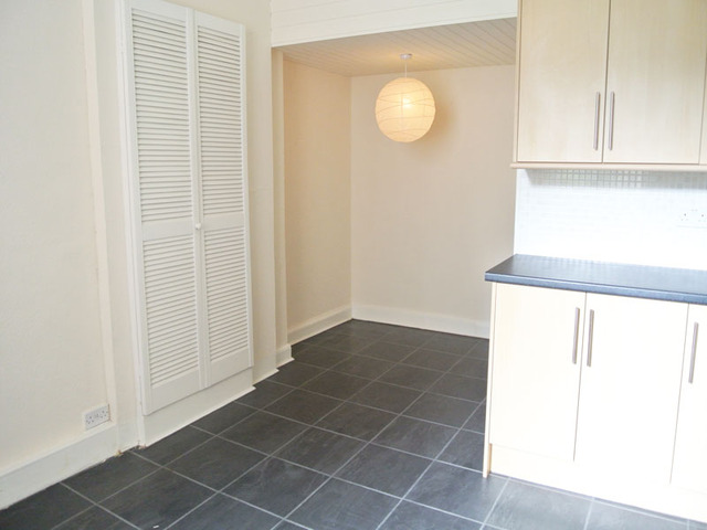  Image of 3 bedroom Flat to rent in Warrender Park Terrace Edinburgh EH9 at Marchmont Edinburgh Edinburgh, EH9 1EE