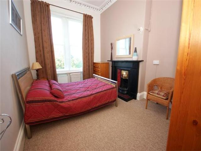  Image of 4 bedroom Flat to rent in Warrender Park Terrace Edinburgh EH9 at Meadows Edinburgh Edinburgh, EH9 1EG
