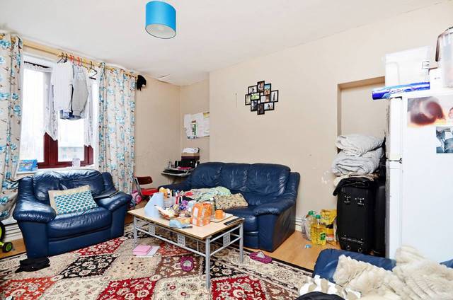  Image of 2 bedroom Flat for sale in Warwick Grove London E5 at Warwick Grove  Hackney, E5 9JE