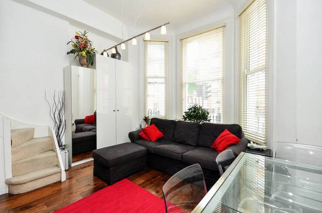  Image of Studio flat to rent in Warwick Road London SW5 at Warwick Road  Earls Court, SW5 9EZ