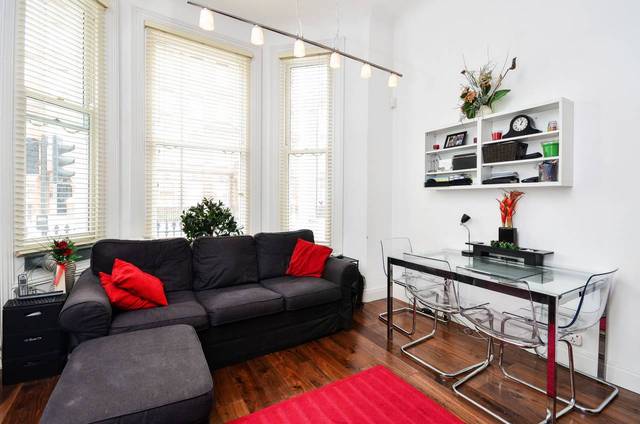  Image of Studio flat to rent in Warwick Road London SW5 at Warwick Road  Earls Court, SW5 9EZ