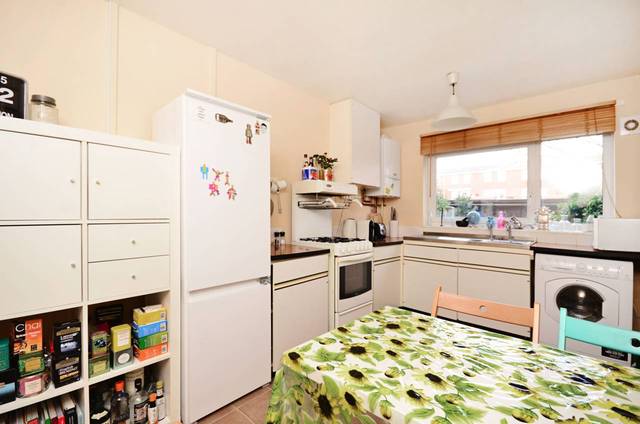  Image of 2 bedroom Flat to rent in Waterloo Close London E9 at Waterloo Close  Clapton, E9 6EF
