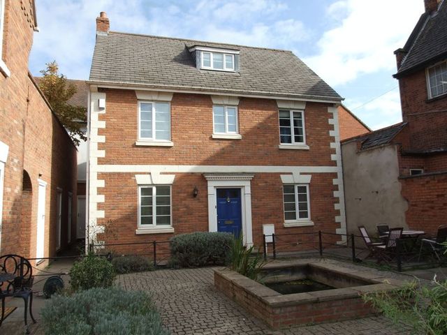  Image of 4 bedroom Detached house to rent in Waterside Drive Mountsorrel Loughborough LE12 at Waterside Drive  Mountsorrel, LE12 7AY