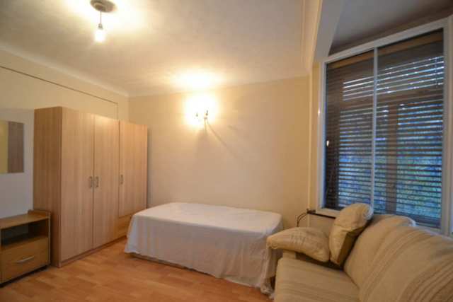  Image of 1 bedroom House Share to rent in Waverley Gardens London NW10 at Waverley Gardens  London, NW10 7EE