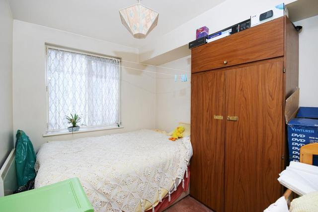  Image of 2 bedroom Flat for sale in Weald Close London SE16 at Weald Close  Rotherhithe, SE16 3ET