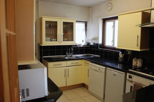  Image of Property to rent in Weald Lane Harrow Weald Harrow HA3 at Weald Lane  Harrow, HA3 5EY