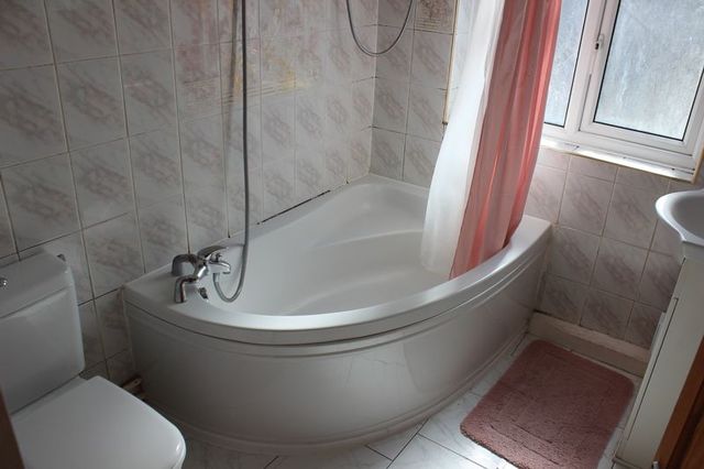  Image of Property to rent in Weald Lane Harrow Weald Harrow HA3 at Weald Lane  Harrow, HA3 5EY