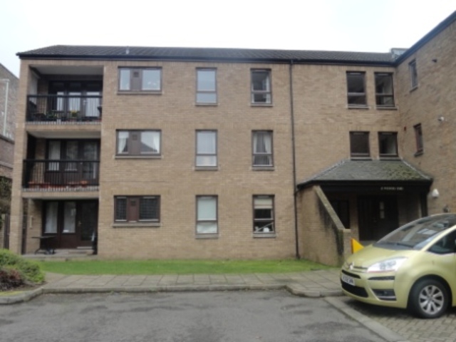 Image of 2 bedroom Flat to rent in Weavers Yard Dundee DD4 at City Centre Dundee Dundee, DD4 6BS