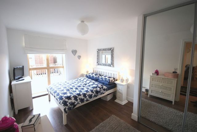  Image of 2 bedroom Flat for sale in Weevil Lane Gosport PO12 at Weevil Lane  Gosport, PO12 1FL