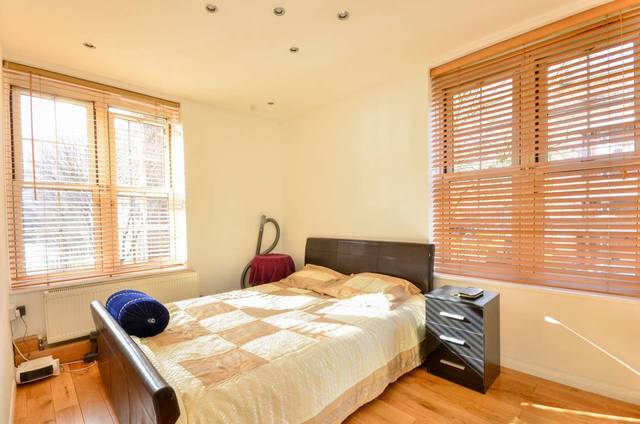  Image of 3 bedroom Flat for sale in Welland Street London SE10 at Welland Street  Greenwich, SE10 9DW