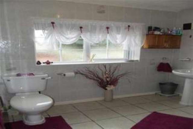  Image of 3 bedroom Semi-Detached house to rent in Cowper Road Wellingborough NN8 at Wellingborough, NN8 3NN