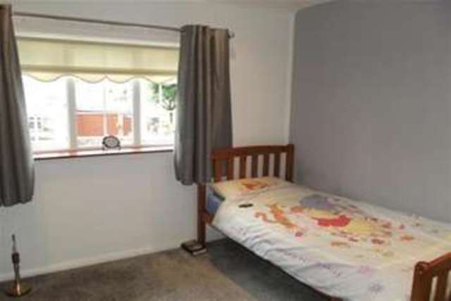  Image of 3 bedroom Semi-Detached house to rent in Cowper Road Wellingborough NN8 at Wellingborough, NN8 3NN