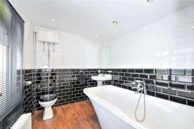  Image of 5 bedroom Detached house to rent in Wellington New Road Taunton TA1 at Wellington New Road  Taunton, TA1 5NF