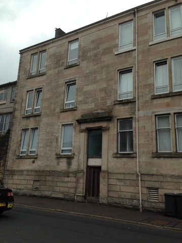  Image of 2 bedroom Flat to rent in Wellington Street Greenock PA15 at Greenock Inverclyde Inverclyde, PA15 4DX