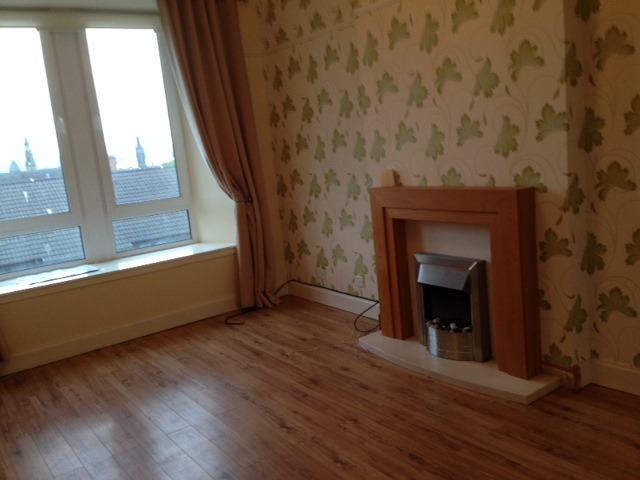 Image of 2 bedroom Flat to rent in Wellington Street Greenock PA15 at Greenock Inverclyde Inverclyde, PA15 4DX
