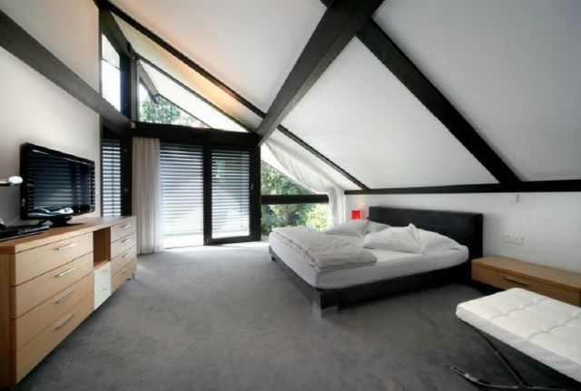  Image of 4 bedroom Detached house for sale in Virginia Drive Wentworth Virginia Water GU25 at Virginia Water, GU25 4RX